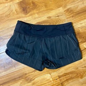 NWT Black Lululemon Speed shorts Size 6